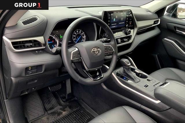 Certified Used 2021 MIDNIGHT BLACK METALLIC Toyota  image 18