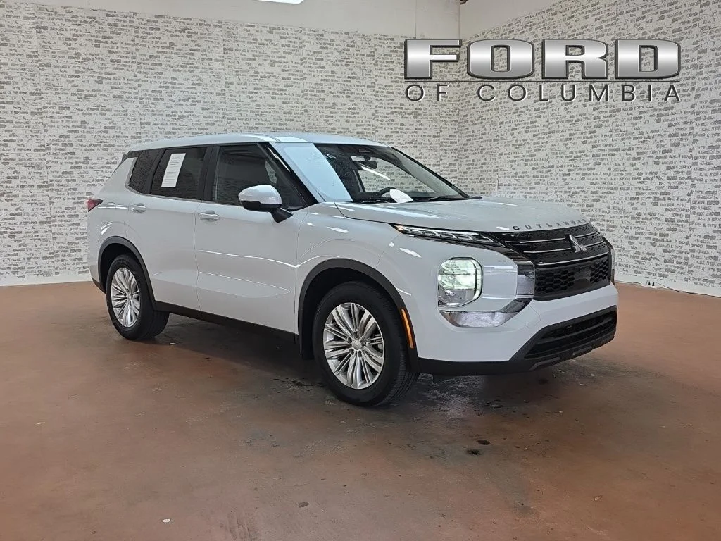 Used 2023 White Mitsubishi ES image 1
