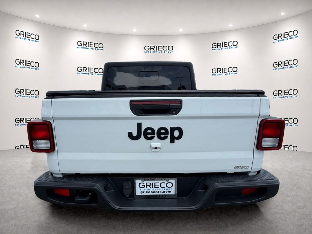 Used 2022 White Jeep Willys image 6
