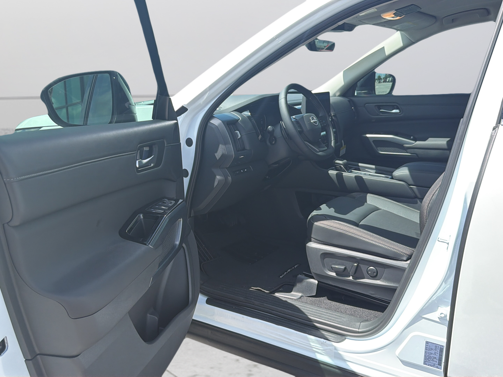 New 2026 White Nissan SL image 19