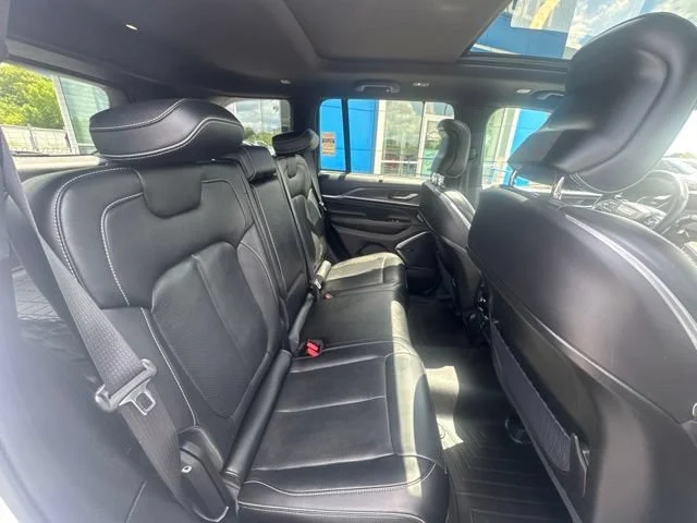 2022 Jeep Grand Cherokee Overland - Photo 13