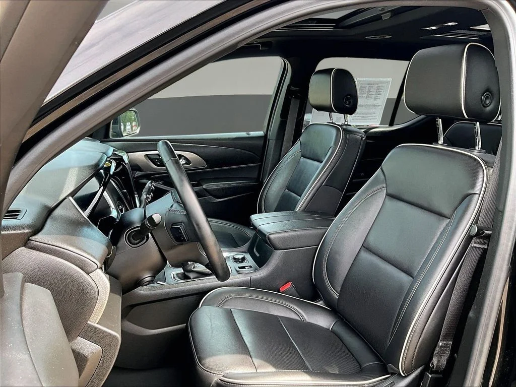 Used 2023 Black Chevrolet Premier image 25