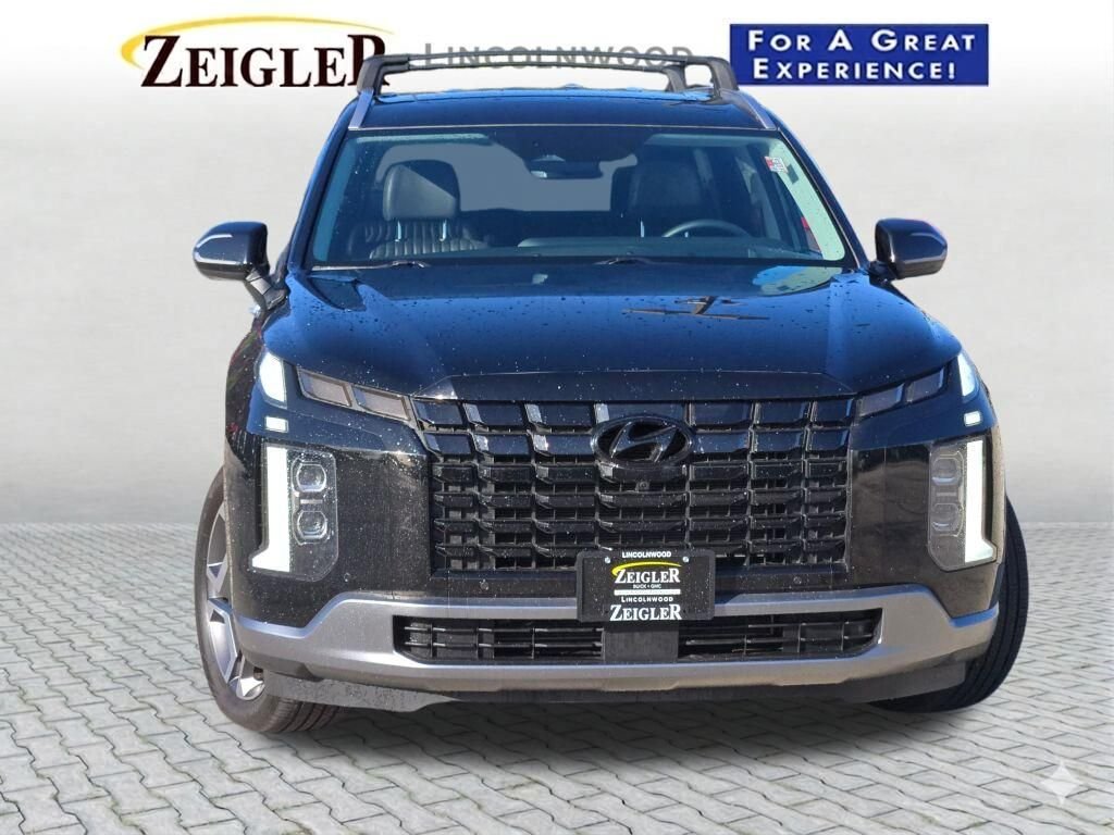Used 2023 Black Hyundai Limited image 4