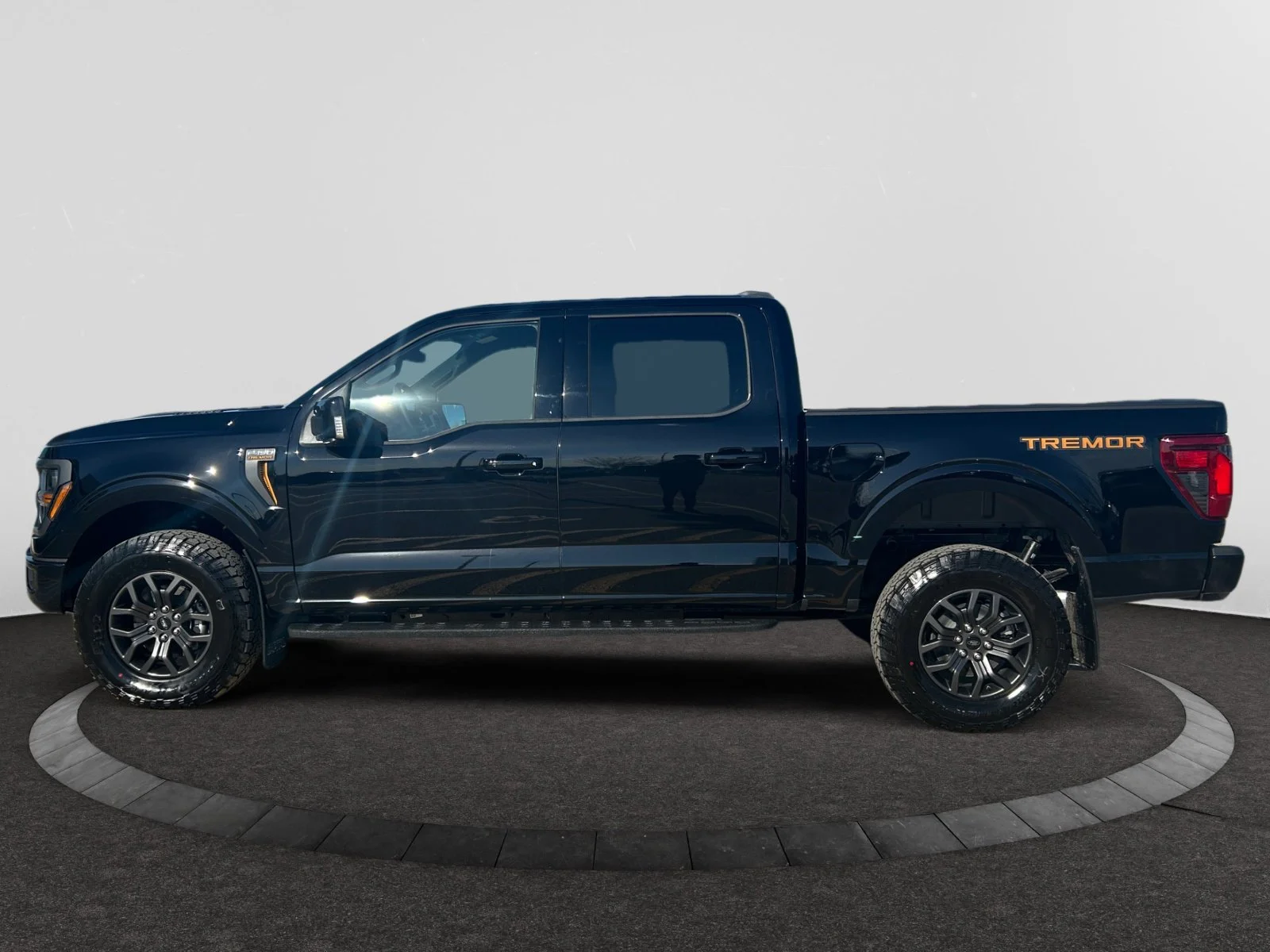 New 2026 Agate Black Metallic Ford Tremor image 2