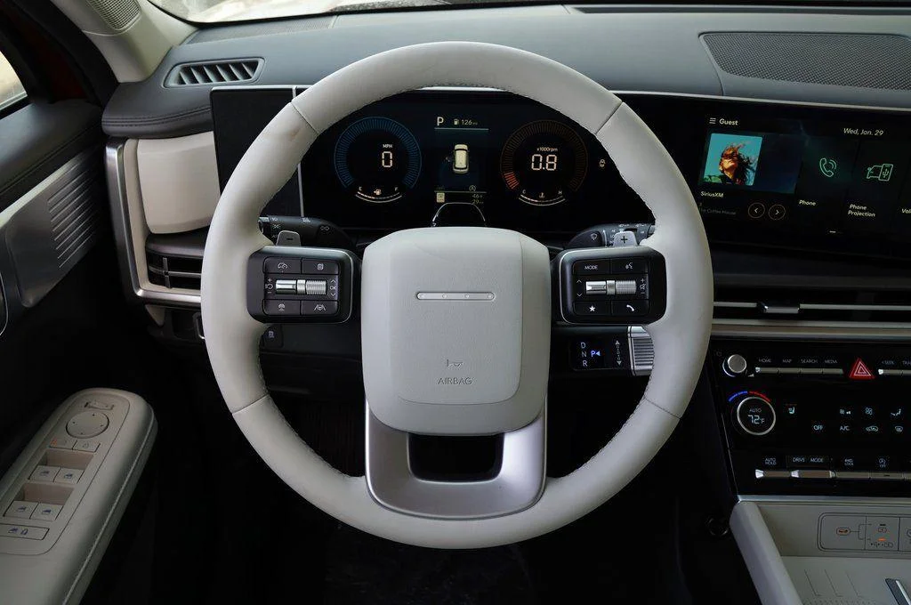 2025 Hyundai Santa Fe SEL - Photo 11