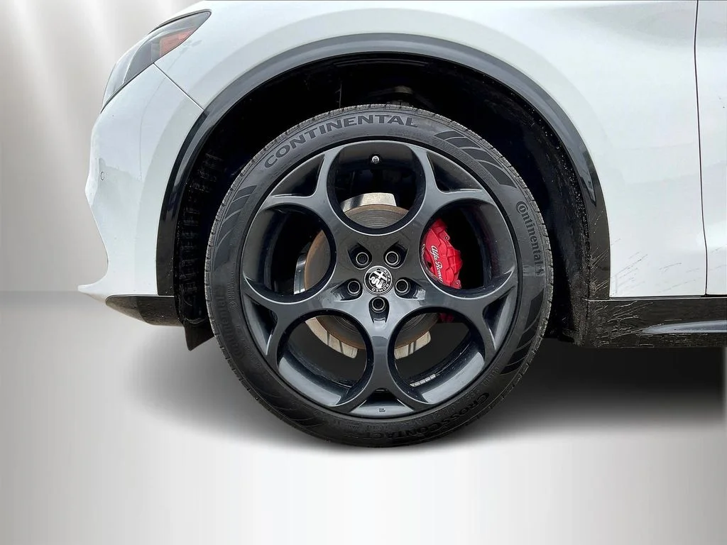 Used 2024 White Alfa Romeo Veloce image 33