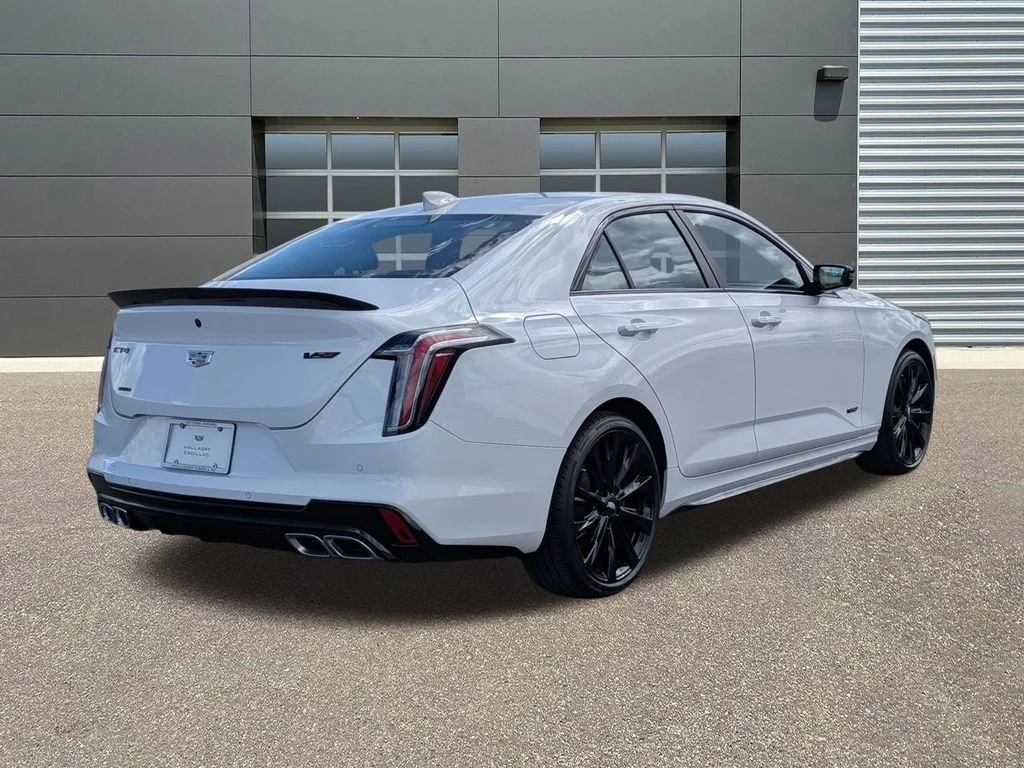 2026 Cadillac CT4 V-Series - Photo 18