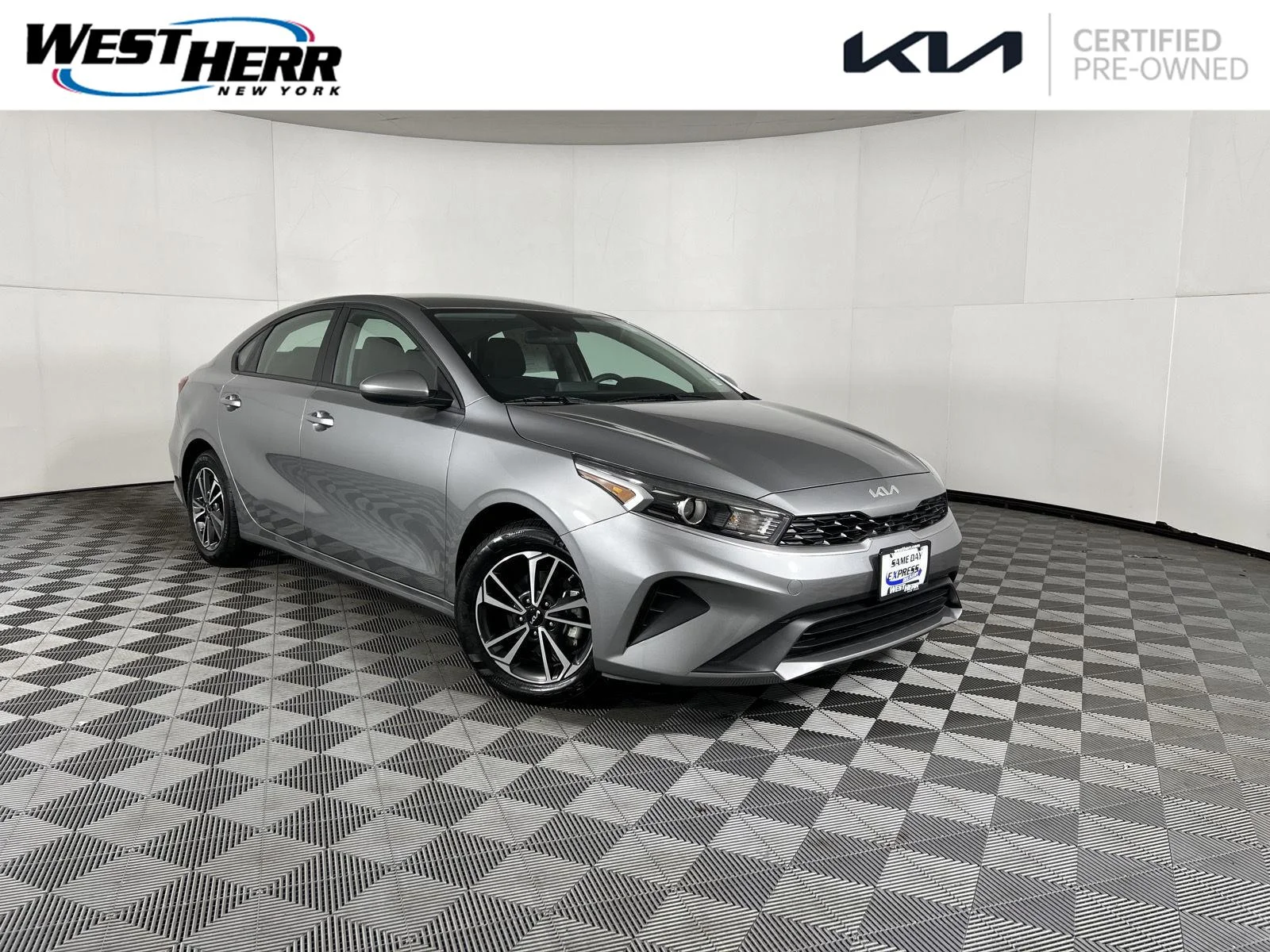 Certified Used 2024 Steel Gray Kia LXS image 1