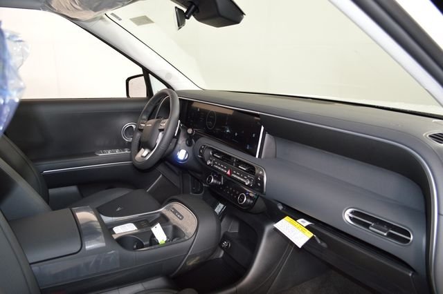 New 2026 White Hyundai SEL 8P image 16