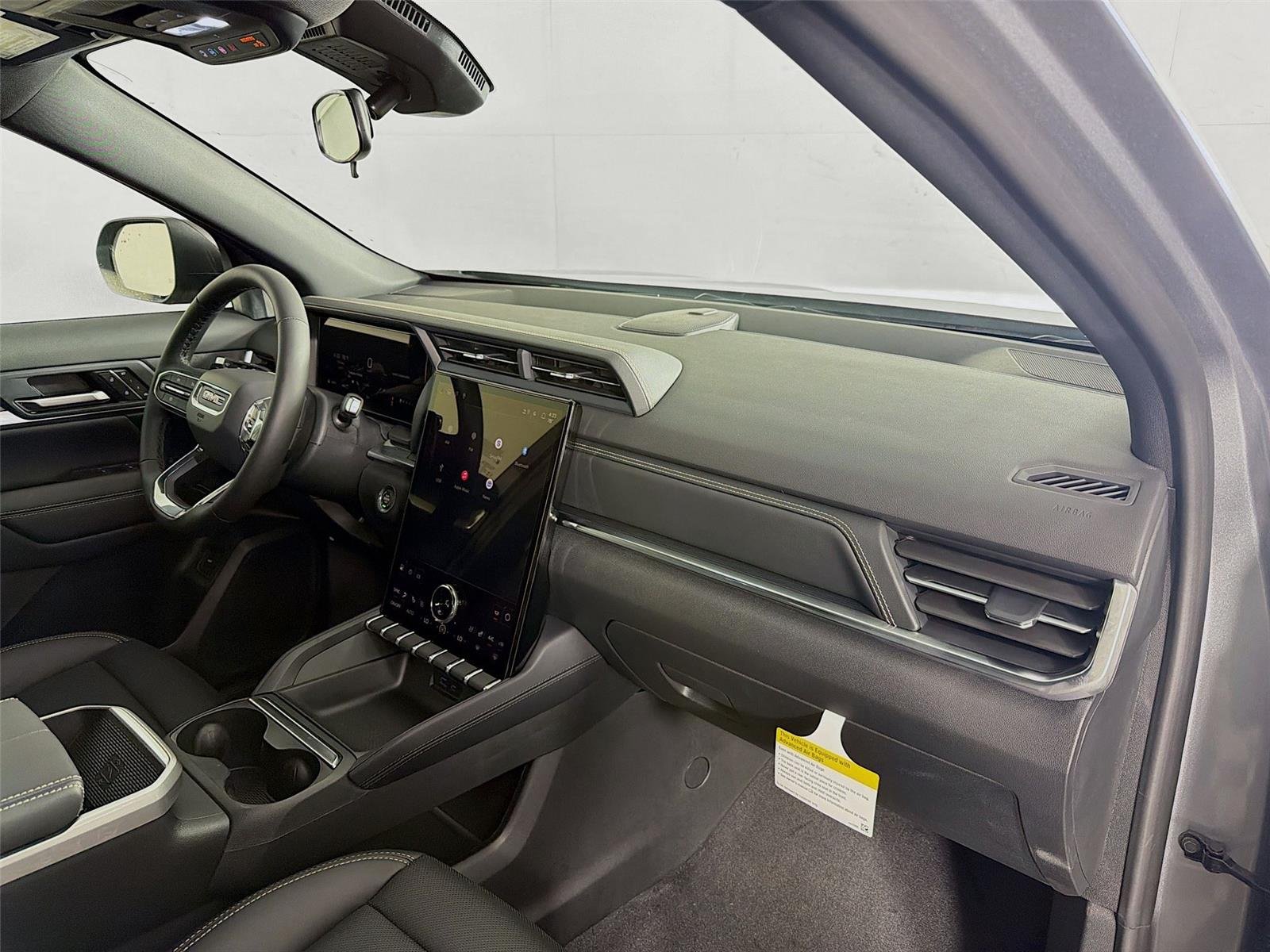 New 2027 Sterling Metallic GMC AWD Elevation image 32