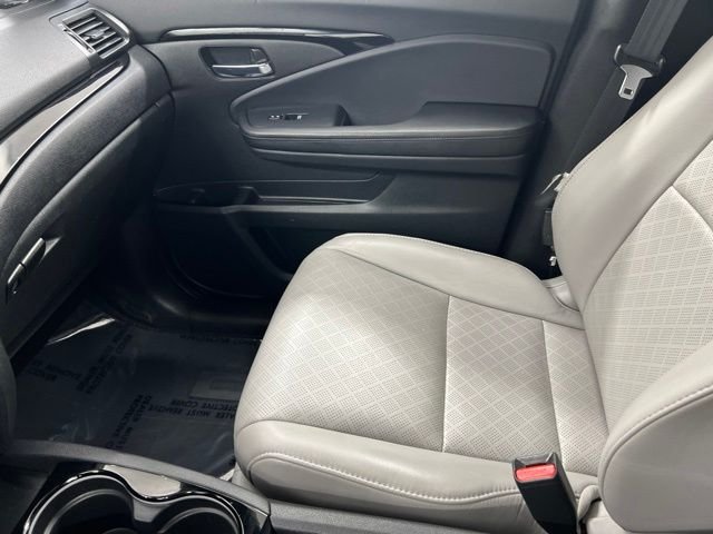 Used 2019 Blue Honda Touring image 18