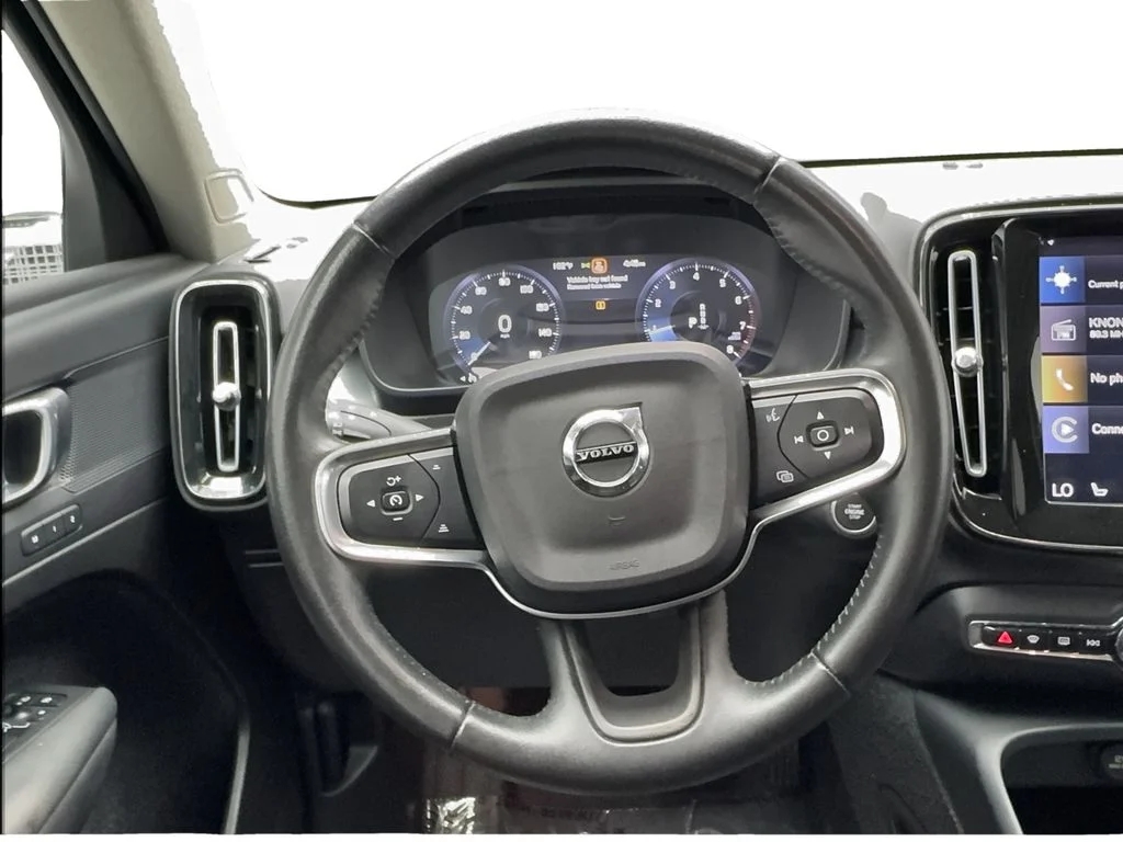 Used 2021 Black Volvo Momentum image 37