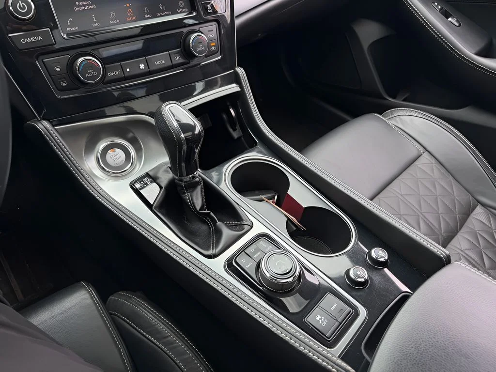 Used 2021 Black Nissan Platinum image 18