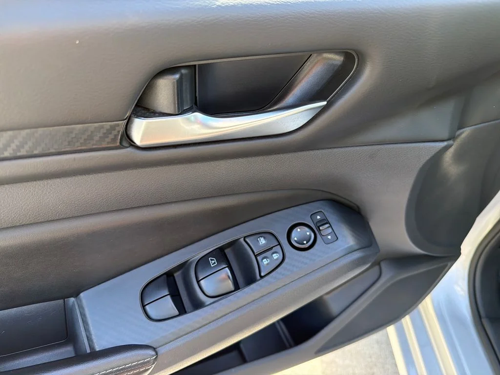 2024 Nissan Altima SV - Photo 17