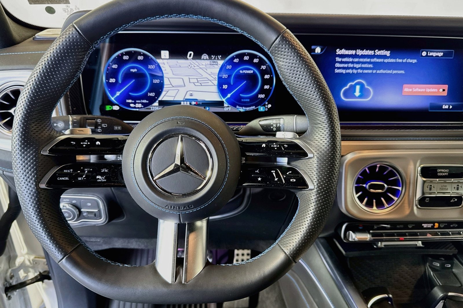 Used 2025 Manufaktur Moonlight White Magno Mercedes-Benz G 580e image 11