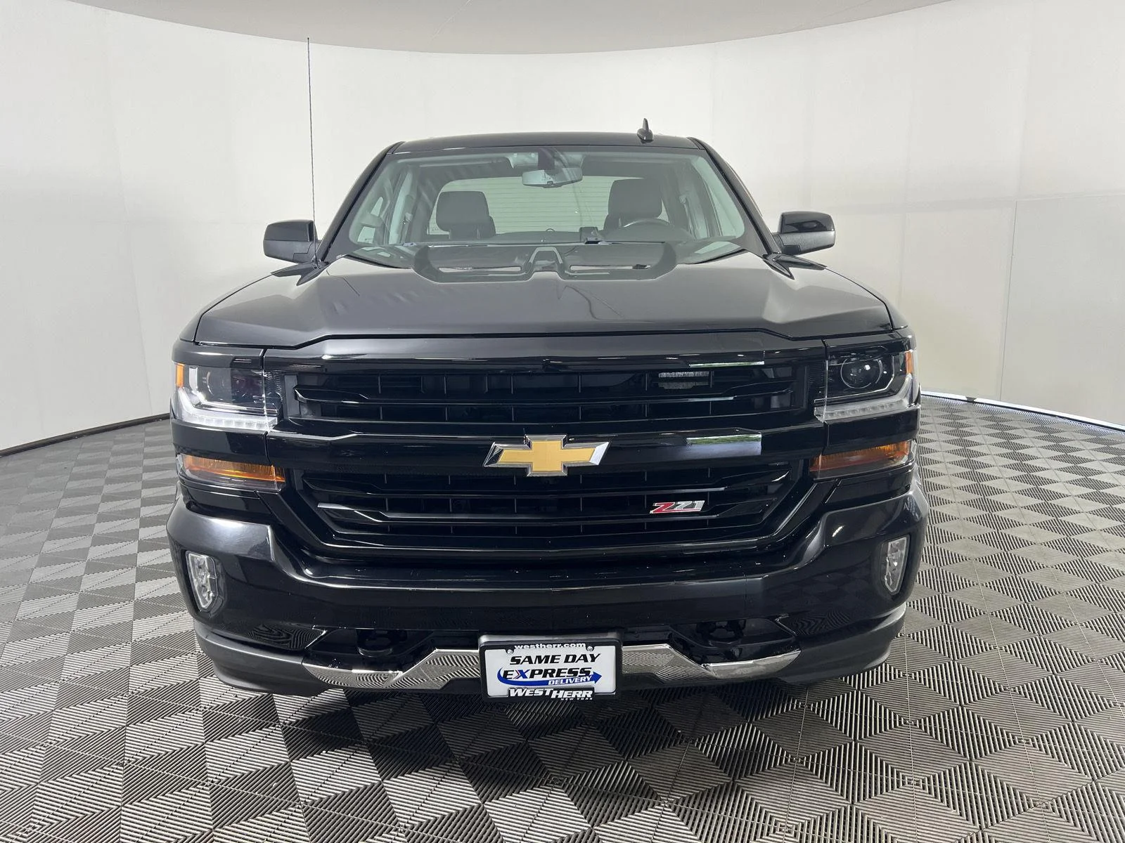 Used 2018 Black Chevrolet LT image 8