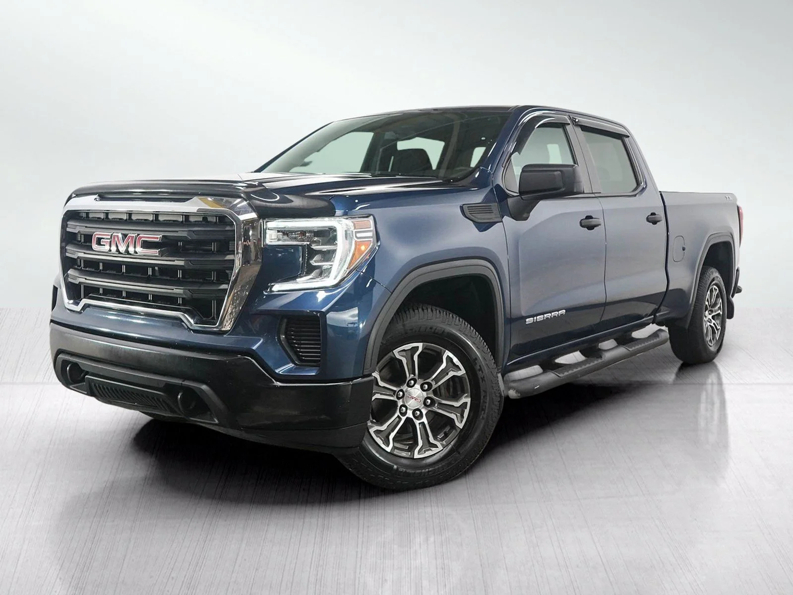 Used 2019  GMC  image 1