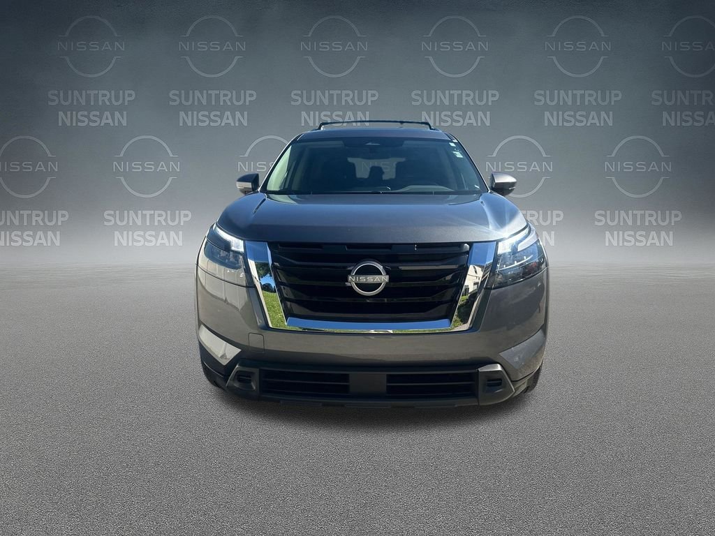 Used 2025 Gray Nissan SV image 10
