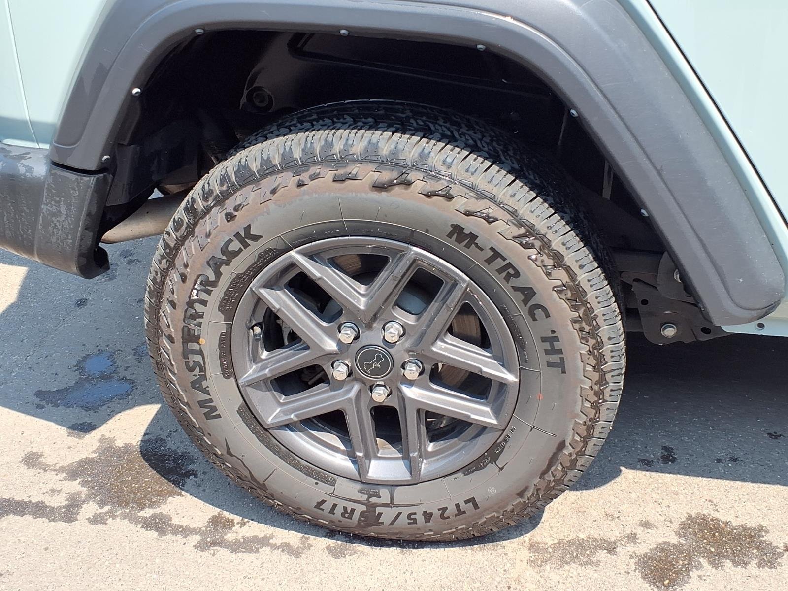 Used 2024 Earl Clear Coat Jeep Sport image 23