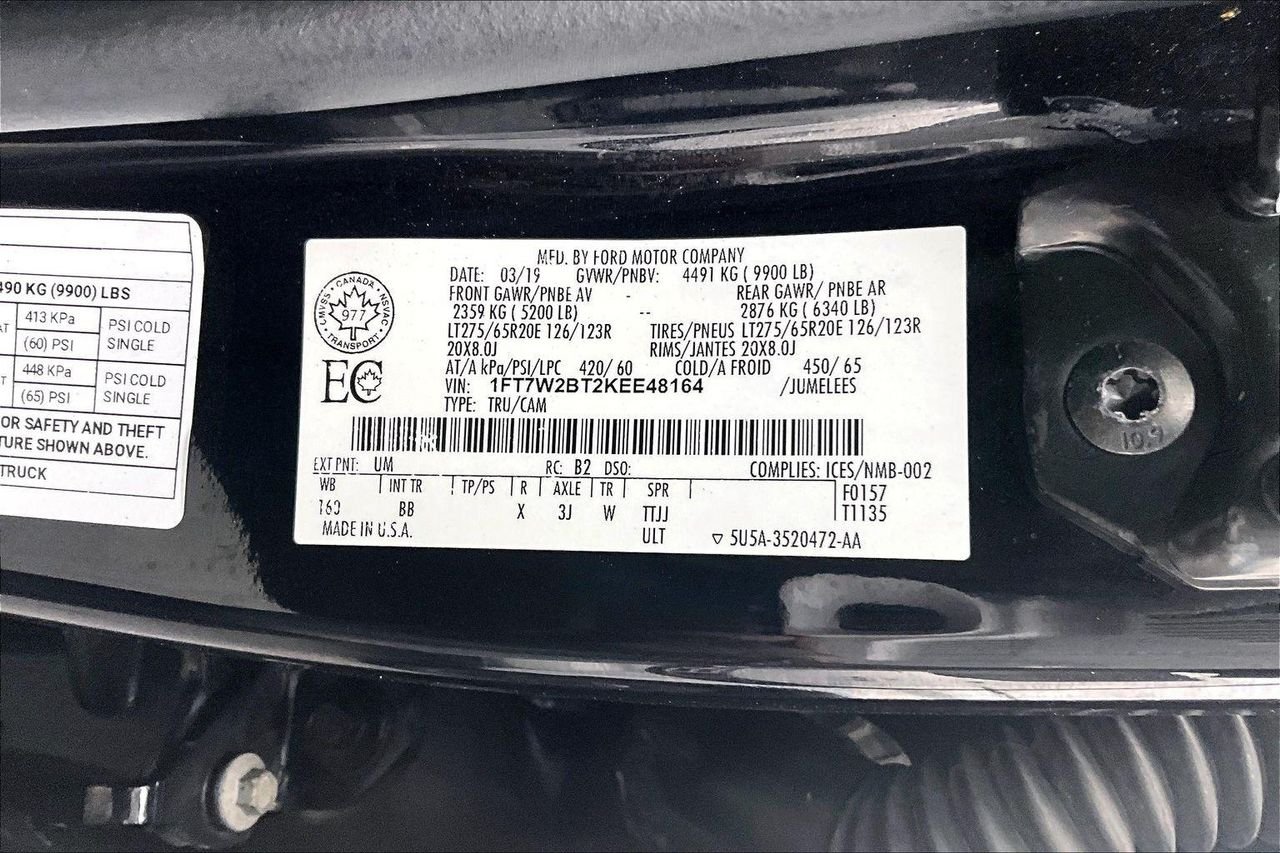 Used 2019 AGATE BLACK Ford Platinum image 3