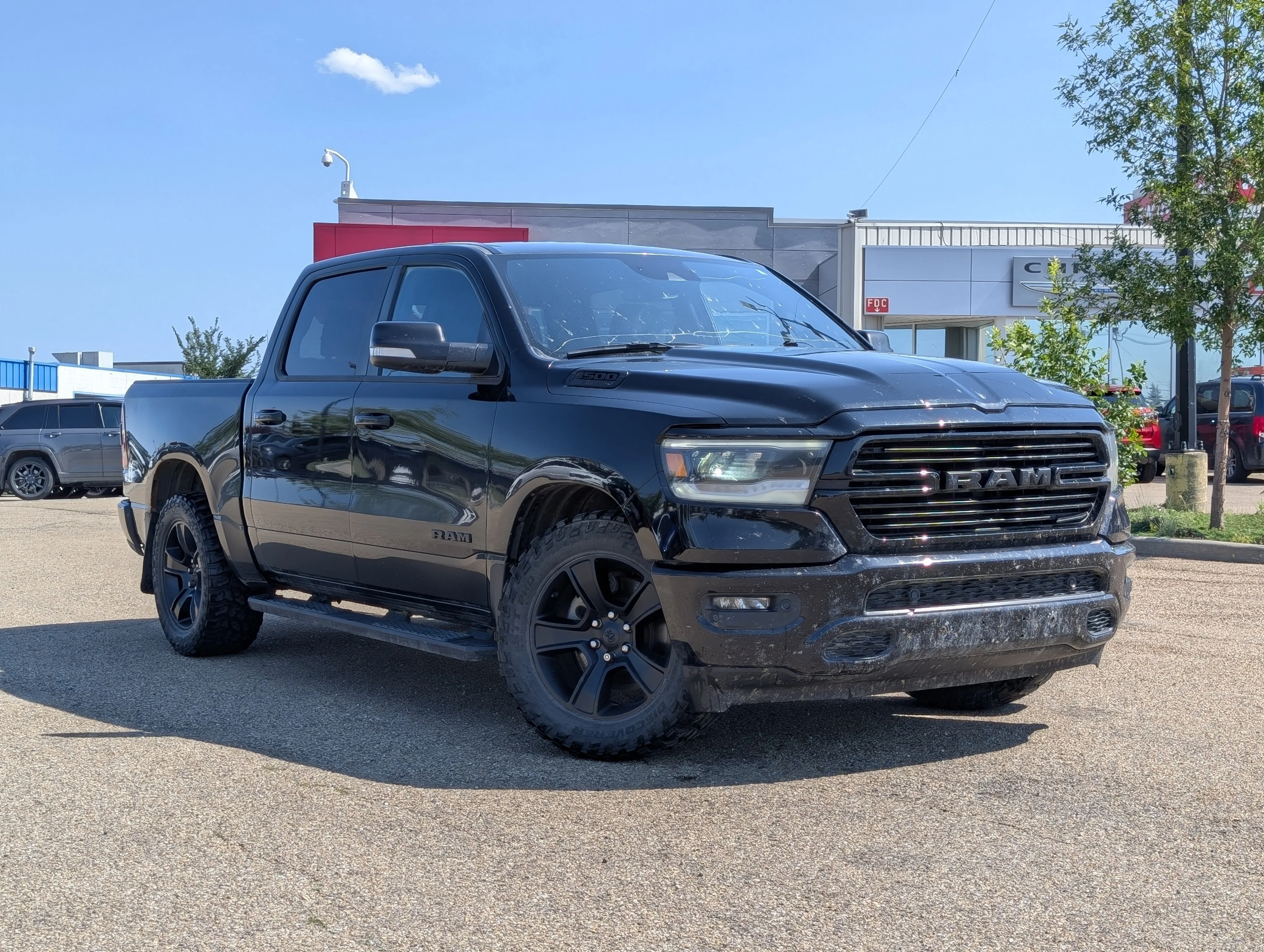 Used 2022 Diamond Black Crystal Pearlcoat Ram Sport image 2