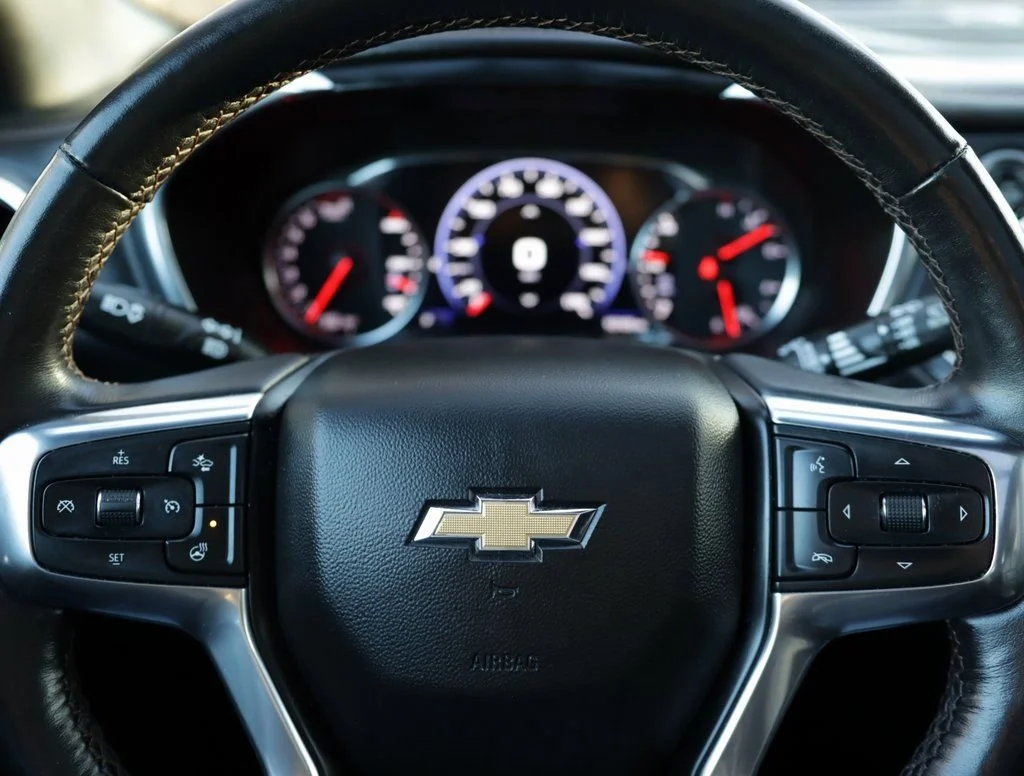 Used 2022 Iridescent Pearl Tricoat Chevrolet Premier image 10