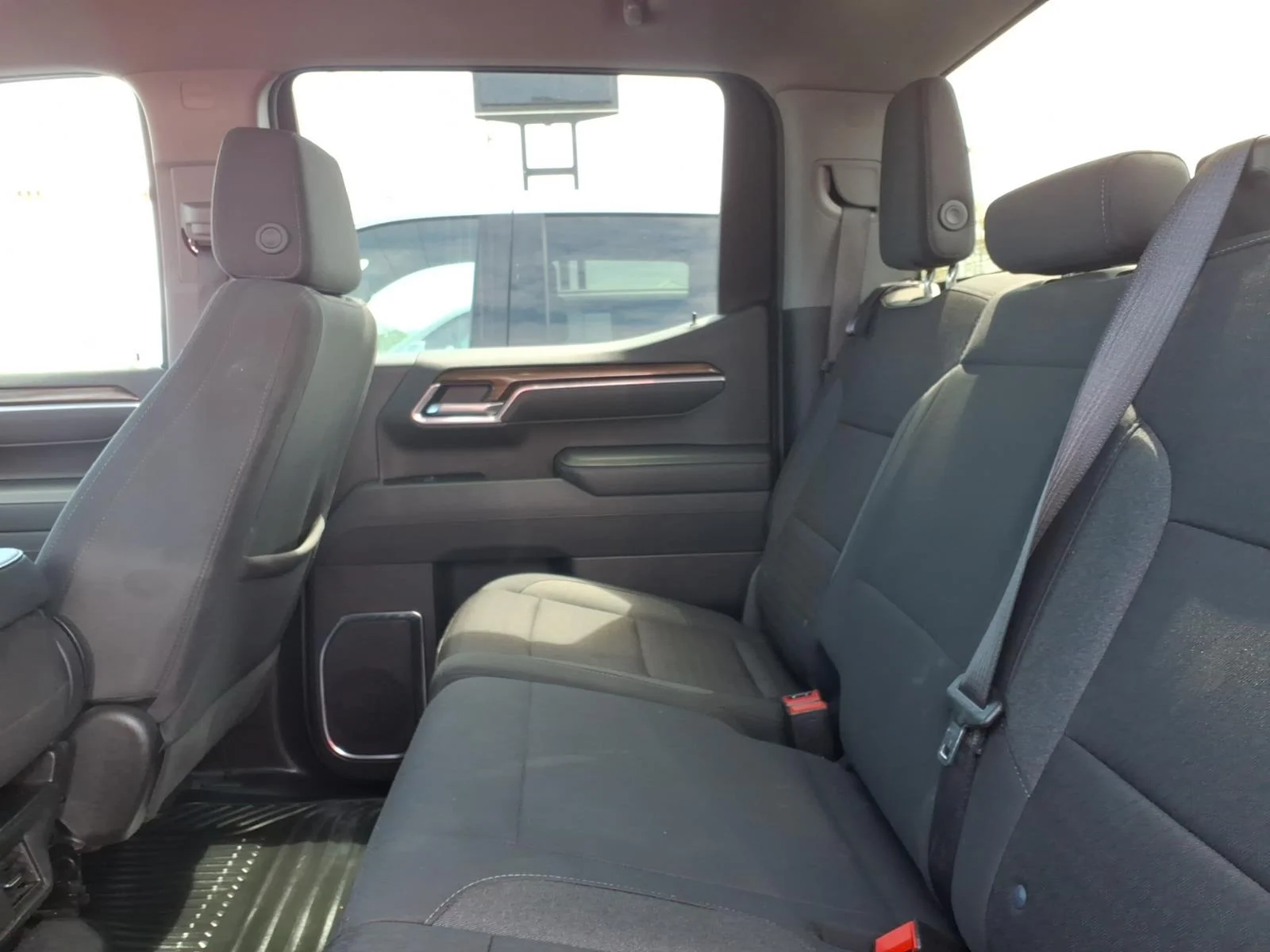 2025 Chevrolet Silverado 1500 LT - Photo 9