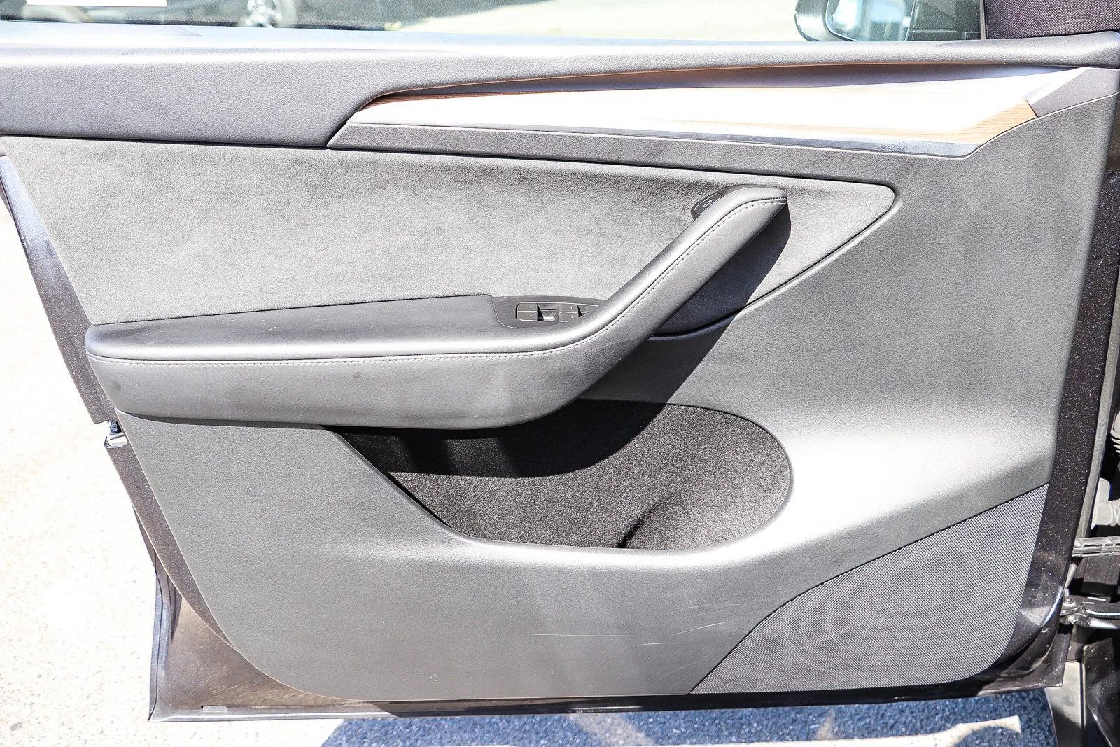 Used 2024 Stealth Gray Tesla Performance image 27