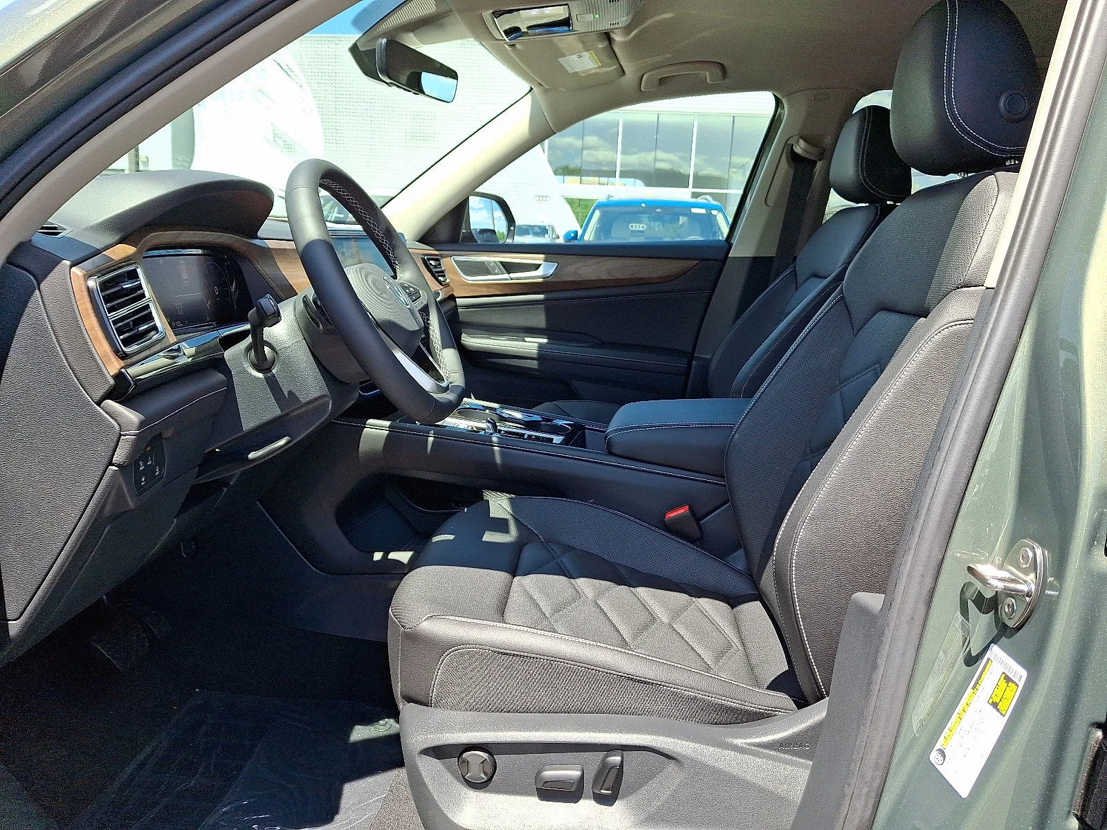 2026 Volkswagen Atlas SE w/Tech - Photo 10