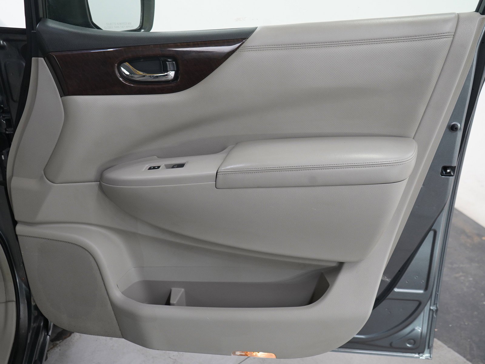 Used 2017 Gun Metallic Nissan SV CVT image 12