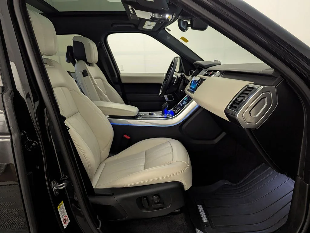 Used 2022 Black Land Rover HSE Silver Edition image 35