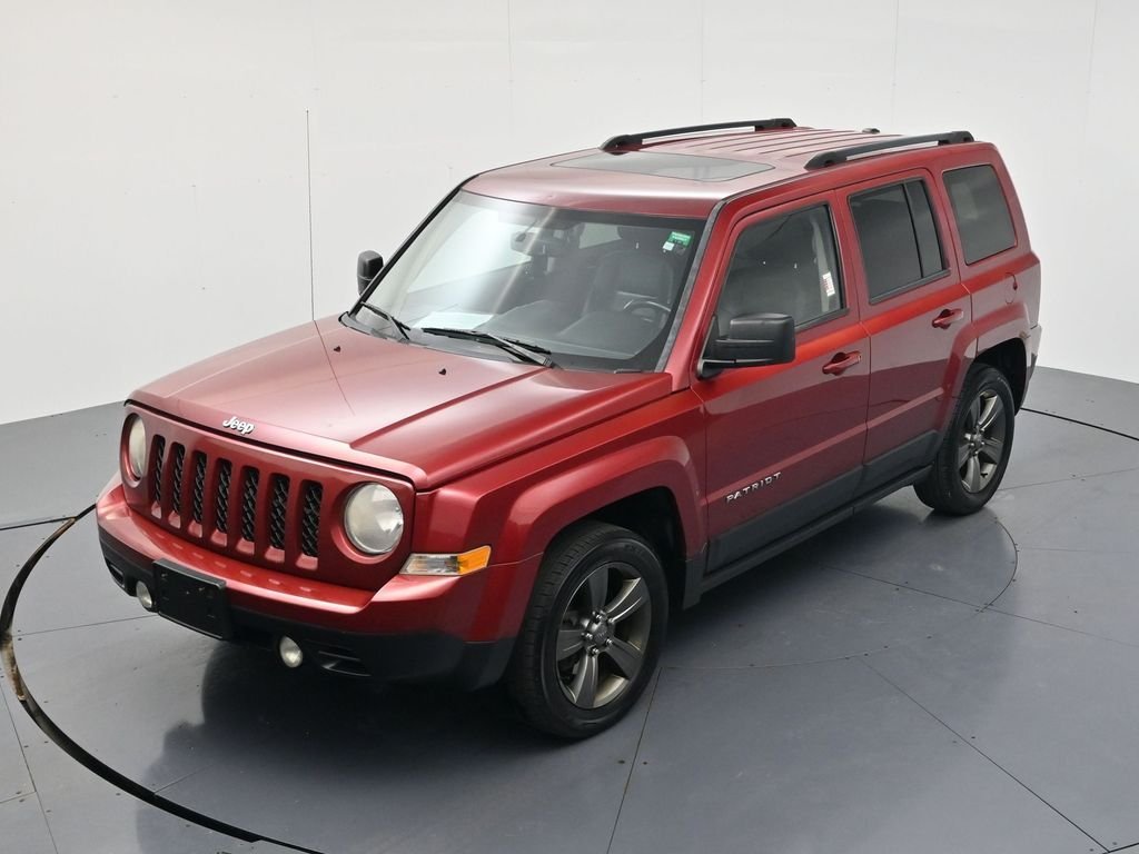 Used 2014 Deep Cherry Red Crystal Pearlcoat Jeep Latitude image 34