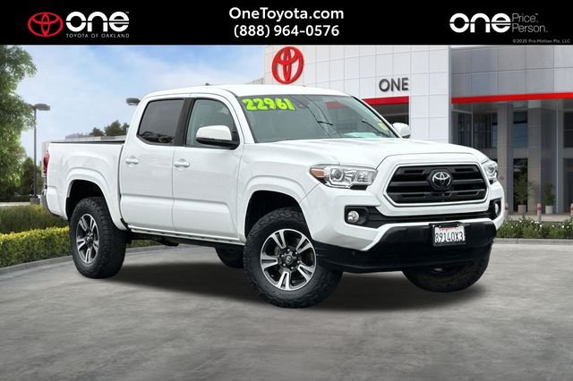 Used 2019 White Toyota SR5 image 1