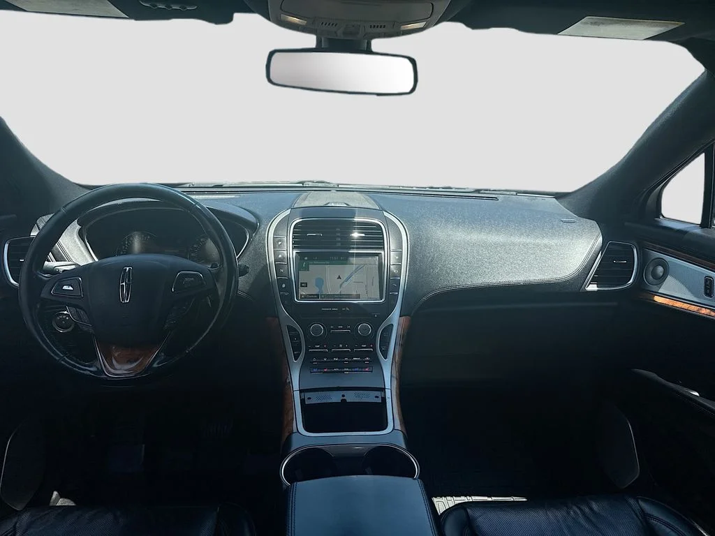 Used 2018 Black Lincoln Reserve image 26