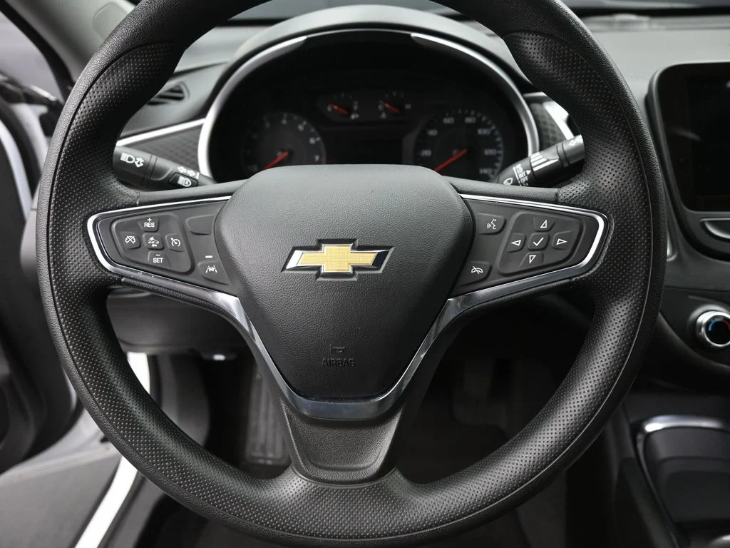 Used 2024 White Chevrolet LT image 17