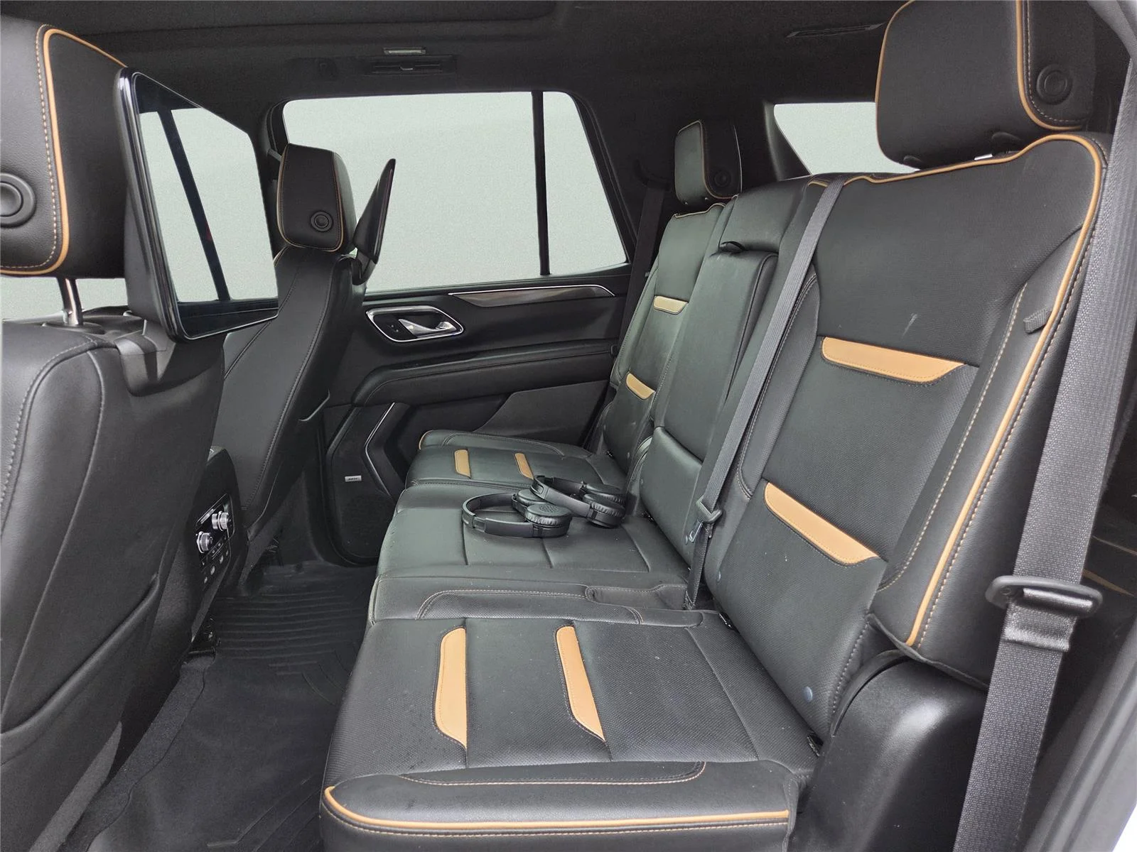 Used 2023 Summit White GMC AT4 image 21