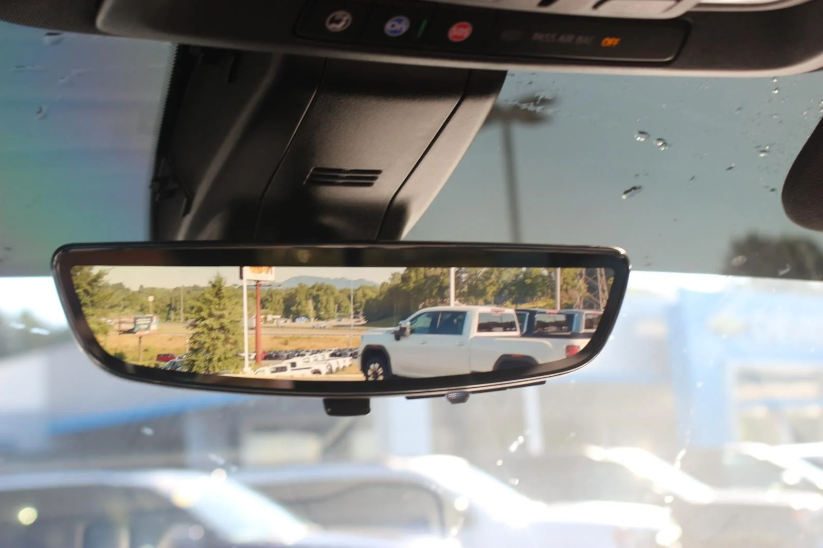 Used 2021 IRIDESCENT PEARL TRICOAT Chevrolet High Country image 30