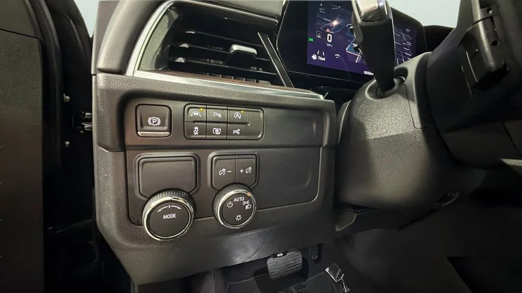 Used 2025 Black Chevrolet LS image 19