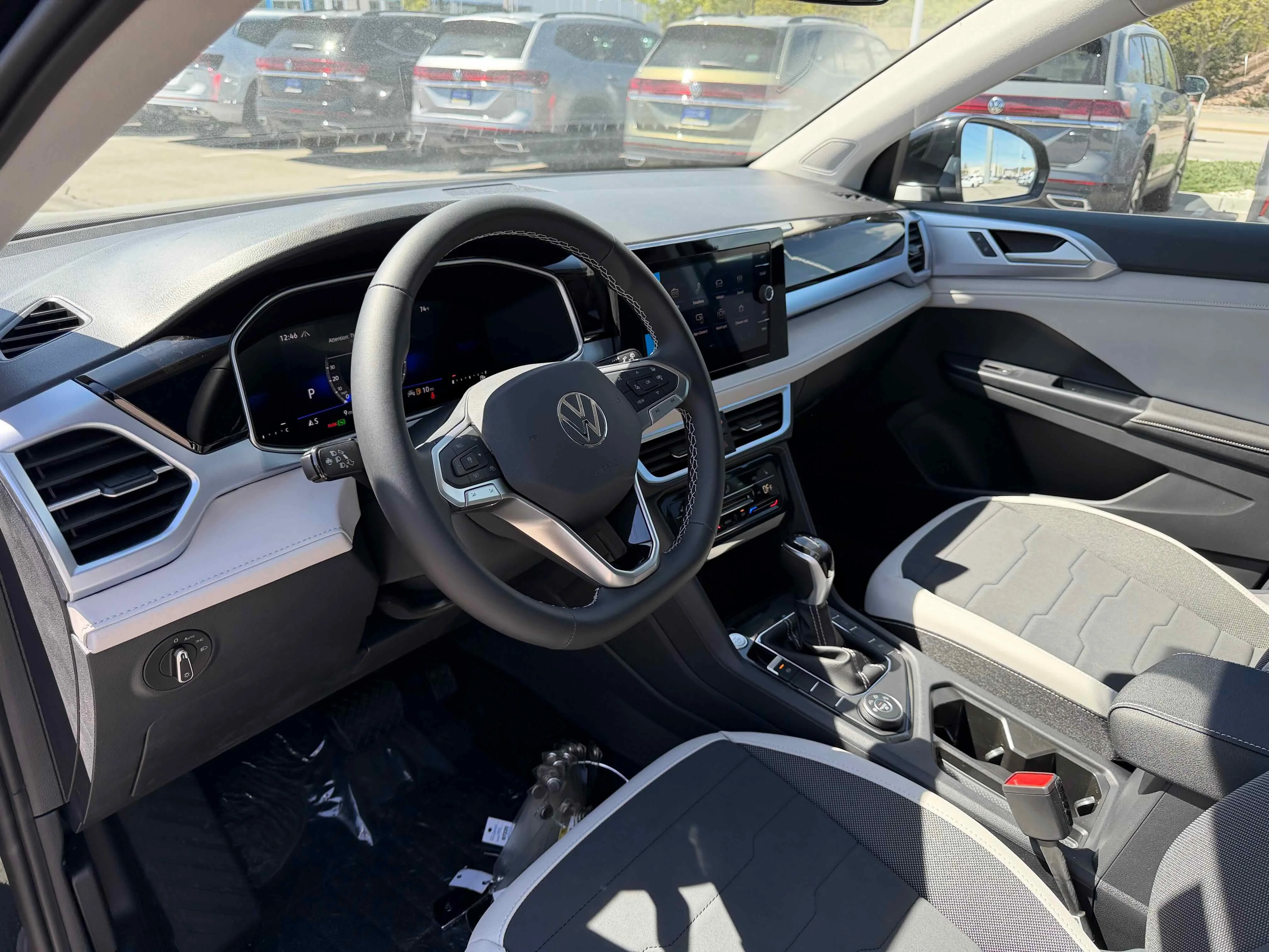 New 2026 Deep Black Volkswagen SE image 3