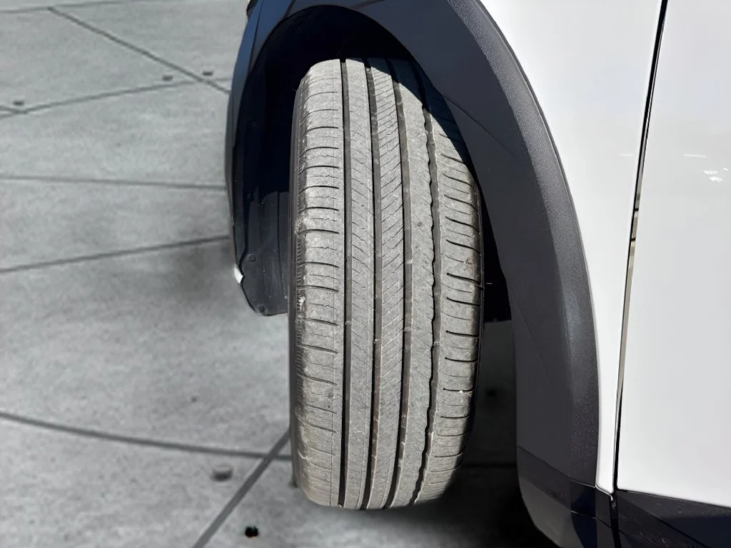 Used 2023 Gray Hyundai SEL image 32