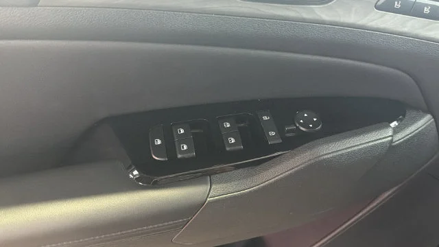 Certified Used 2025 Black Kia X-Line Prestige image 27