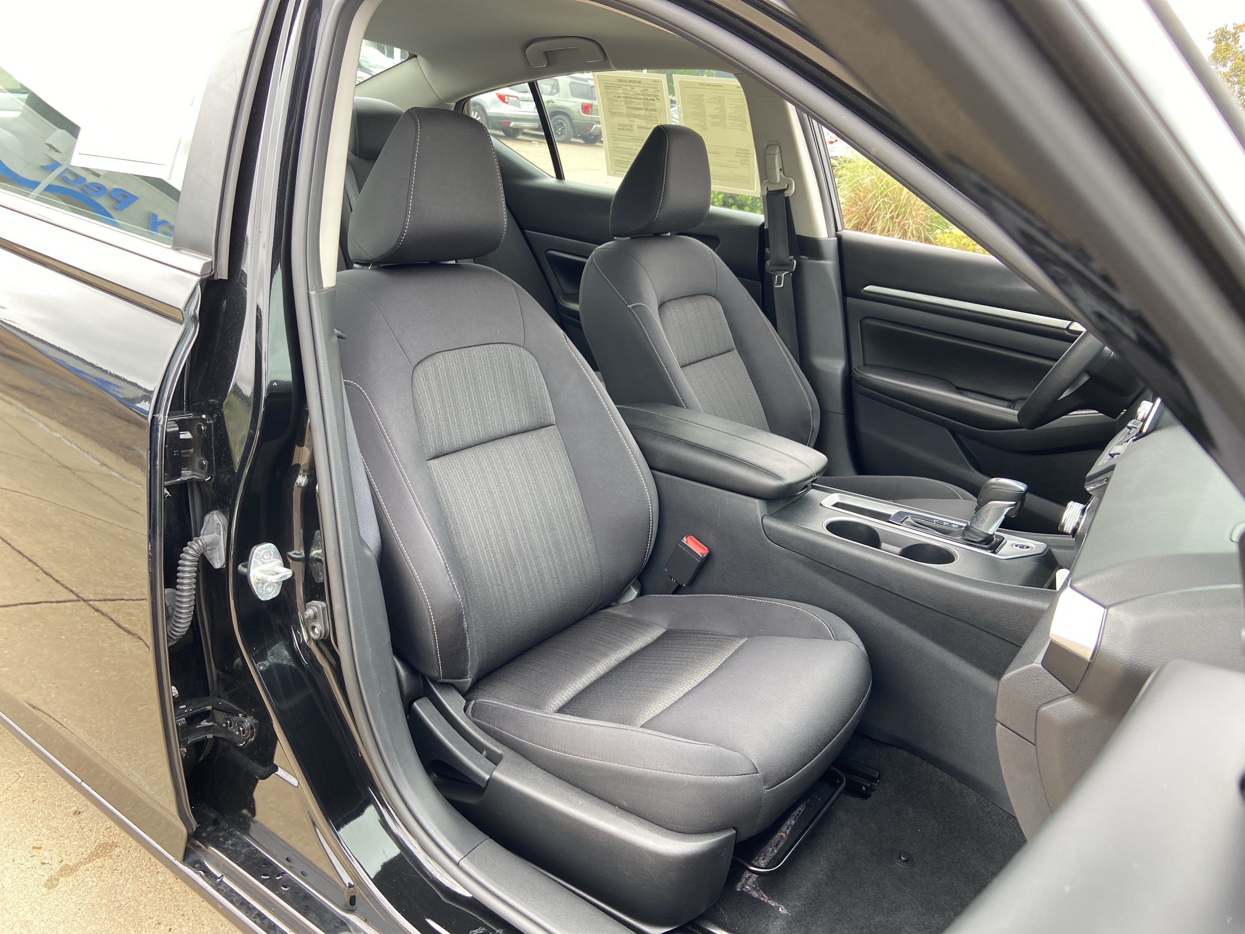 Used 2022 Super Black Nissan 2.5 SV image 20