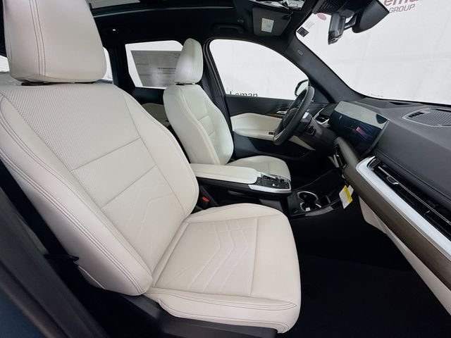 New 2026 Green Metallic BMW xDrive28i image 27