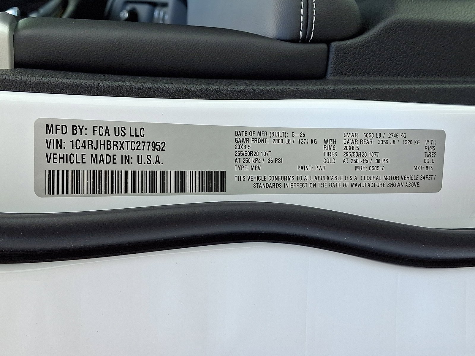 New 2026 Bright White Clear-Coat Exterior Paint Jeep Limited image 18
