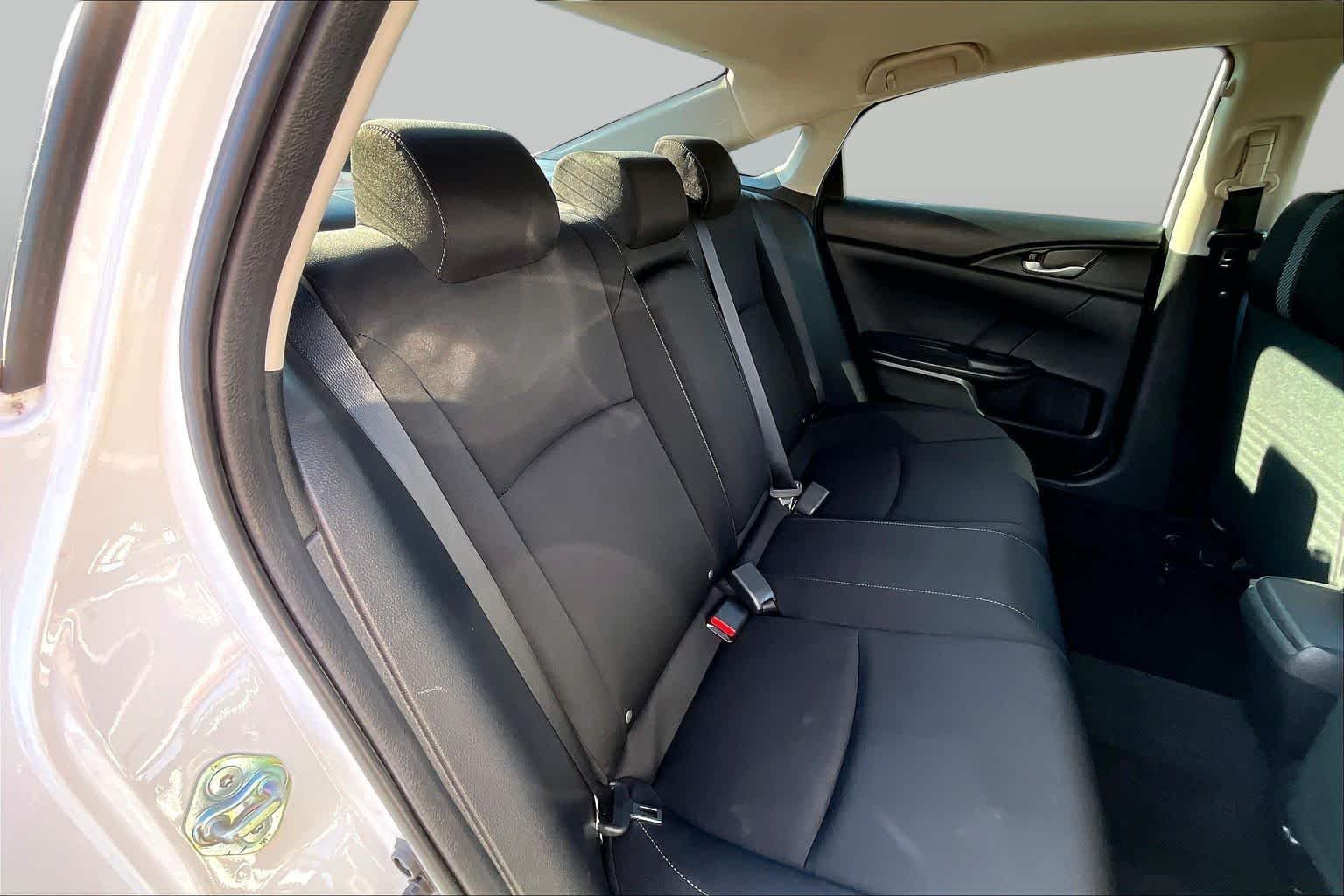 Used 2018 WHITE ORCHID PEARL Honda EX image 19
