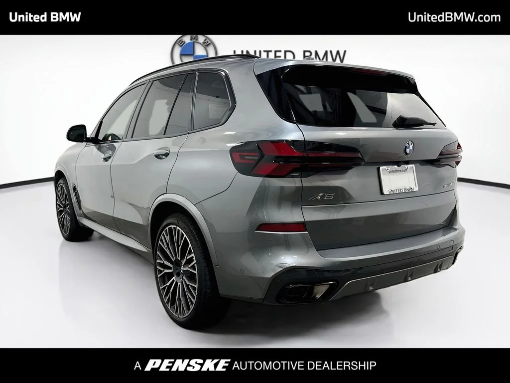 Certified Used 2025 Skyscraper Grey Metallic BMW sDrive40i image 7