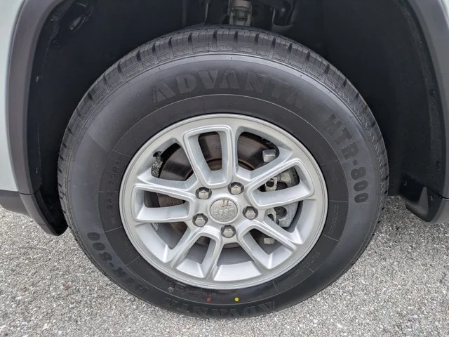 Used 2020 Bright White Clearcoat Jeep Laredo image 11
