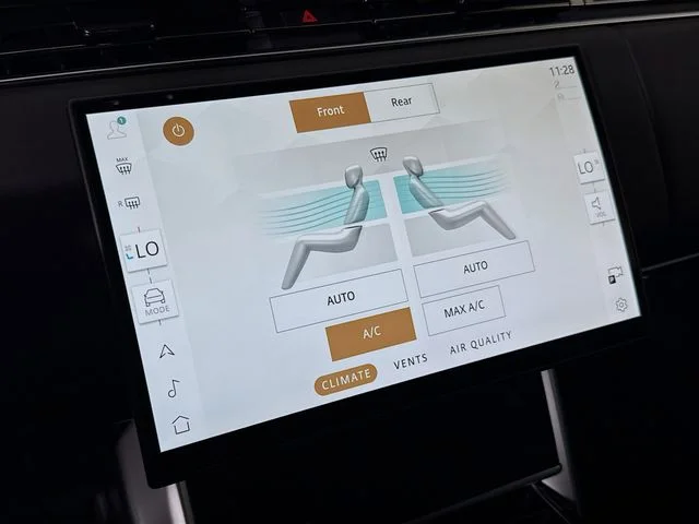 New 2026 Fuji White Land Rover SE image 18