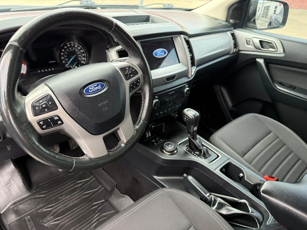 Used 2023 Green Ford XLT image 3