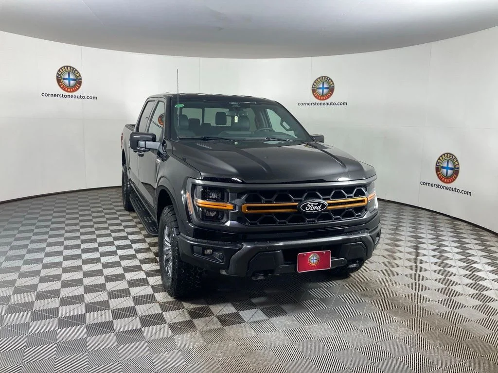 New 2025 Agate Black Metallic Ford Tremor® image 18